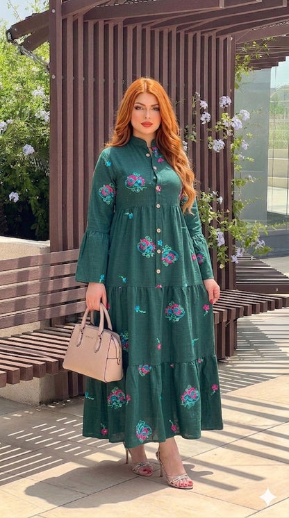 كسوة بثوب عالي الجودة مكايطلعش و مكيتحببش بورود مطروزة فخمة 💫 أناقة بلا مجهود وإحساس بالراحة 😍 للمحجبات وغير المحجبات 💕 توصيل فابور 🚚✨